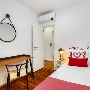 Whome Urban Tech Retreat, Modern Hubs For Remote Living Maison d'hôtes