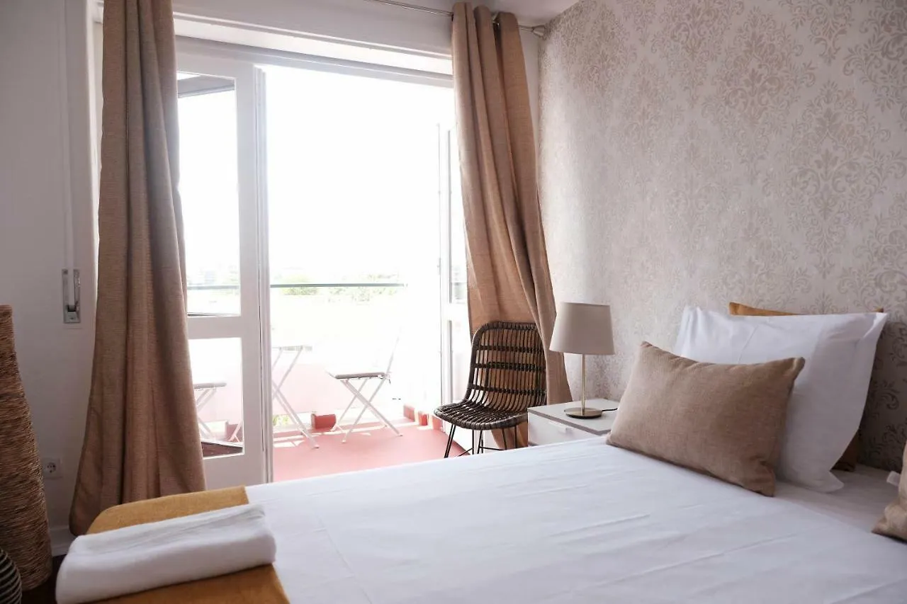 4U Lisbon Suites & Guesthouse VII Airport Guest house