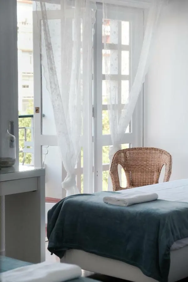 4U Lisbon Suites & Guesthouse VII Airport Guest house